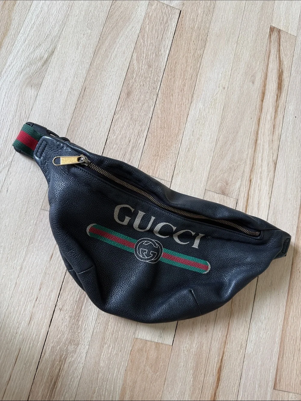Gucci Black Leather Belt Bag with Green-Red Web Stripe